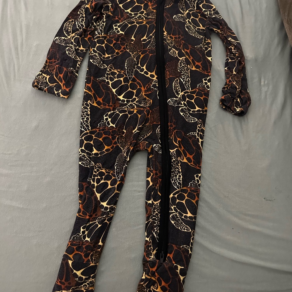 Bamboo golden turtle Print Kids Footie